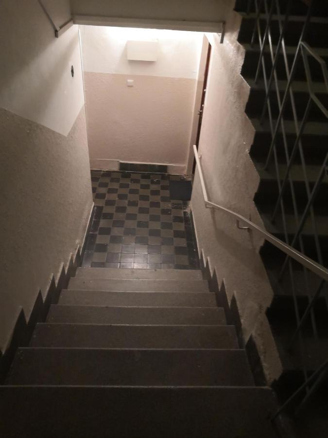Economy Flat 18 Minutes From Vaclavske Namesti Prague Luaran gambar