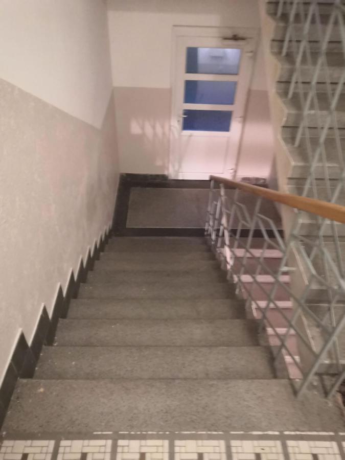 Economy Flat 18 Minutes From Vaclavske Namesti Prague Luaran gambar